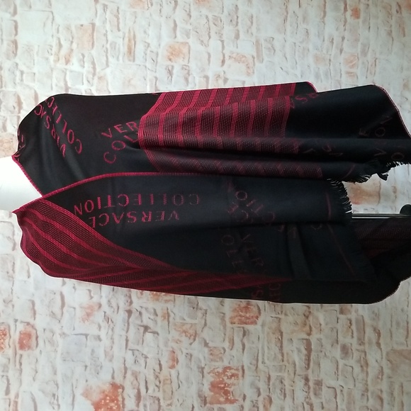 New Versace Logo Striped Scarf - Picture 2 of 13